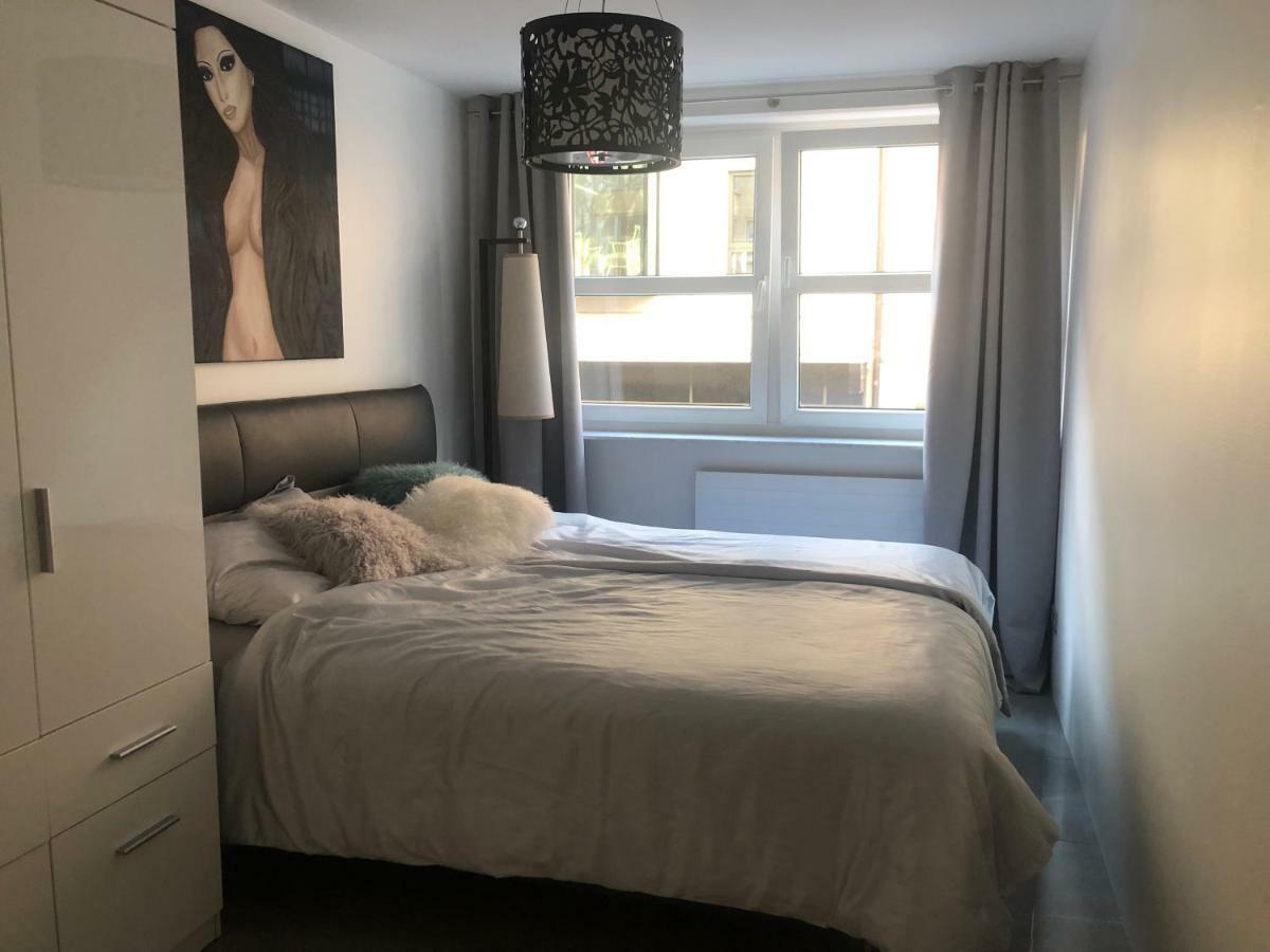 Luxurious 2 Bedroom Old Appartement *