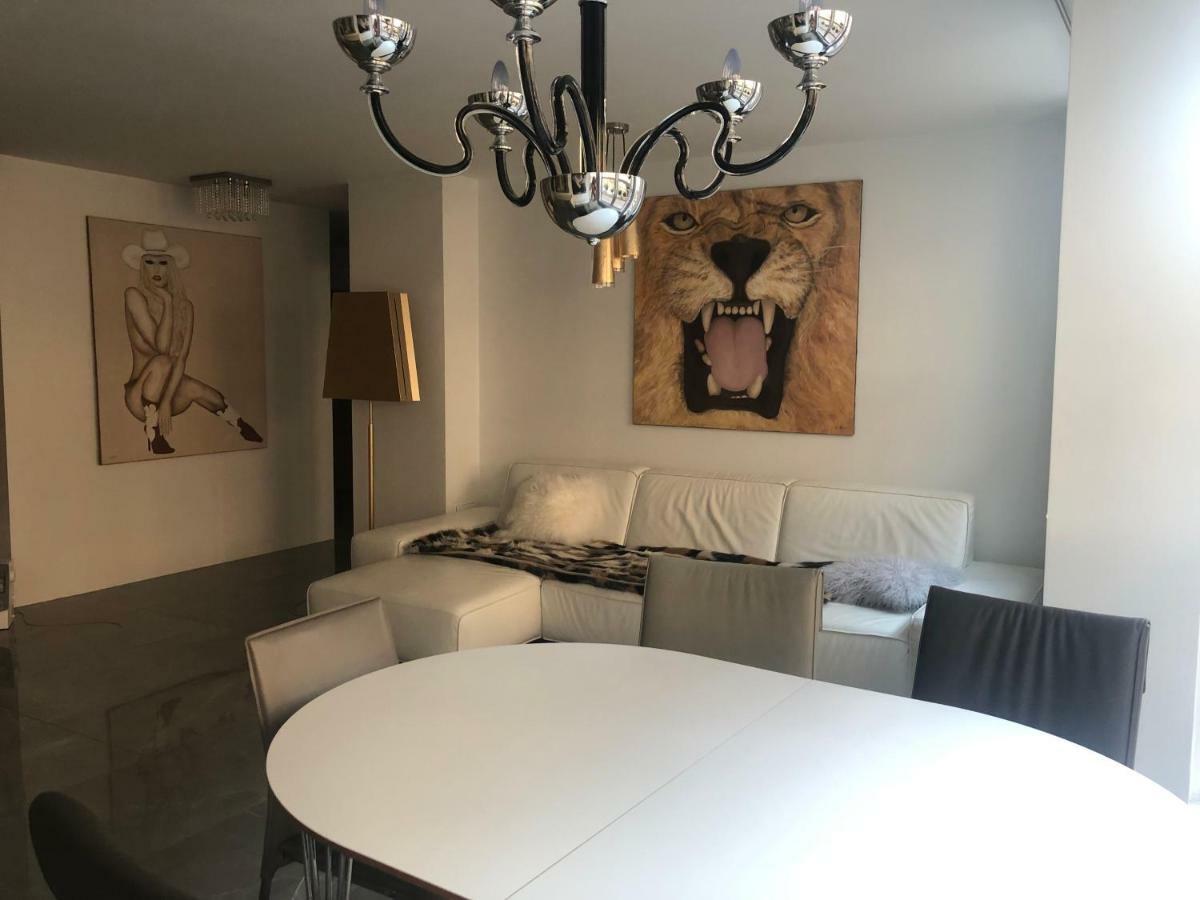 Luxurious 2 Bedroom Old Apartment München